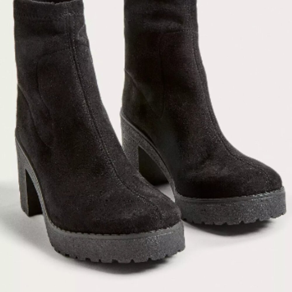 NWOT: Urban Outfitters Suede Black Boots